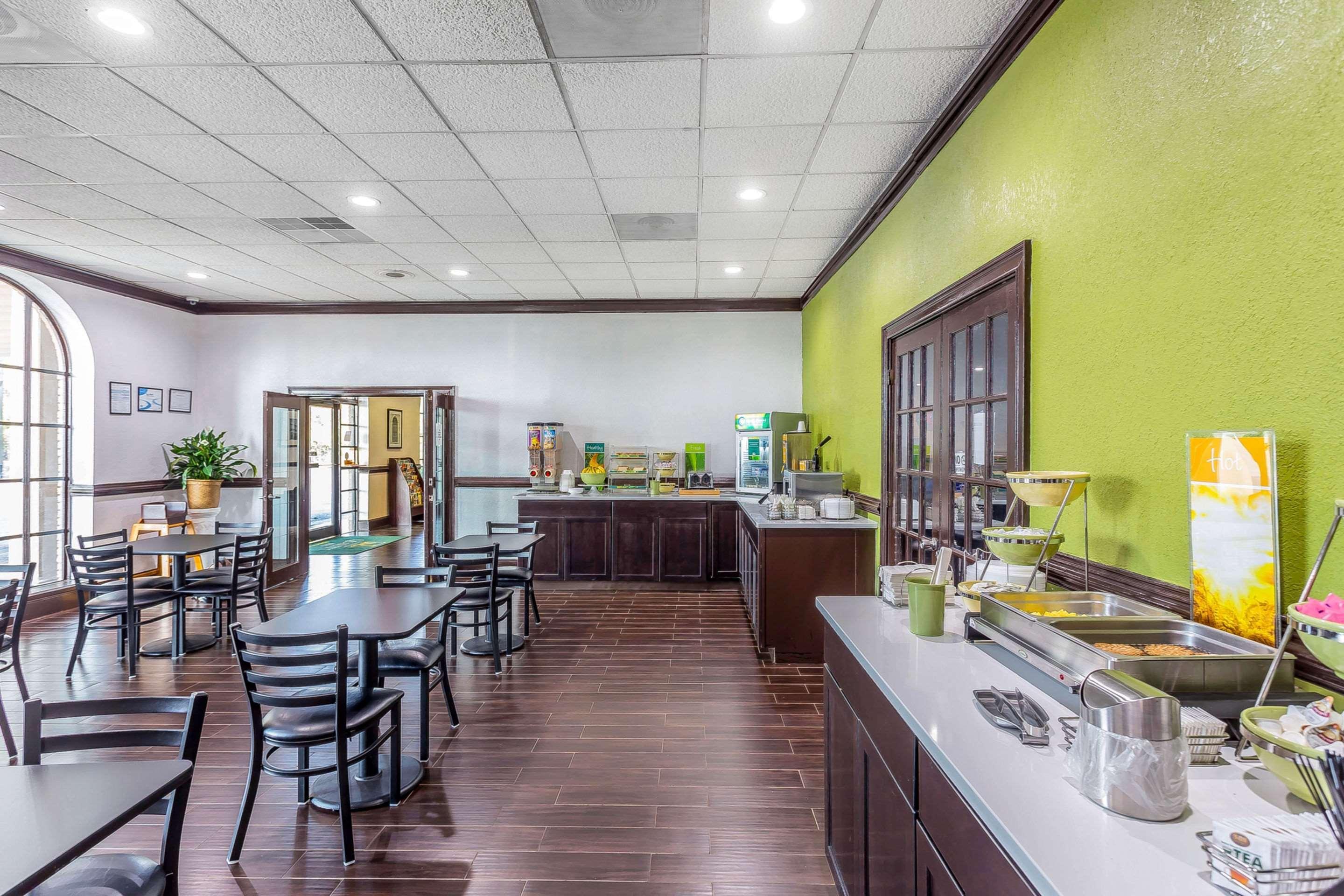 Quality Inn Forsyth Near Ga Public Safety Training Center Bagian luar foto